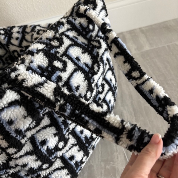 Brand New Designer Dog Car Fleece Travel Bed - Picture 4 of 4